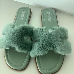Cape Robbin Faux Fur Slide Sandals slippers Teal Mint sz 8